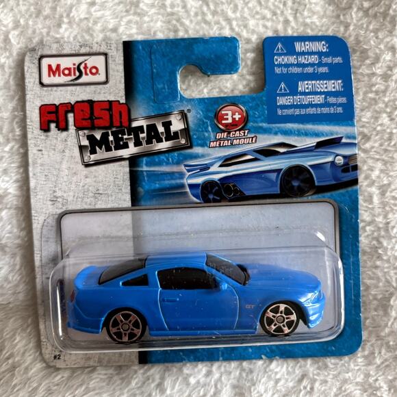 2 Maisto Fresh Metal Die Cast Toy Cars Ford Mustang GT Boss 302 Blue Red 2010 - Picture 6 of 10